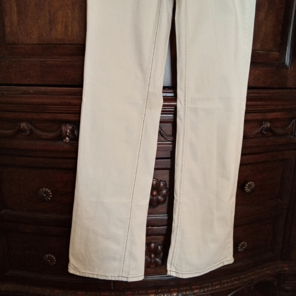 NWT! Seven 7 Premium Ivory Denim Jeans with Contrast Stitching - Picture 9 of 10